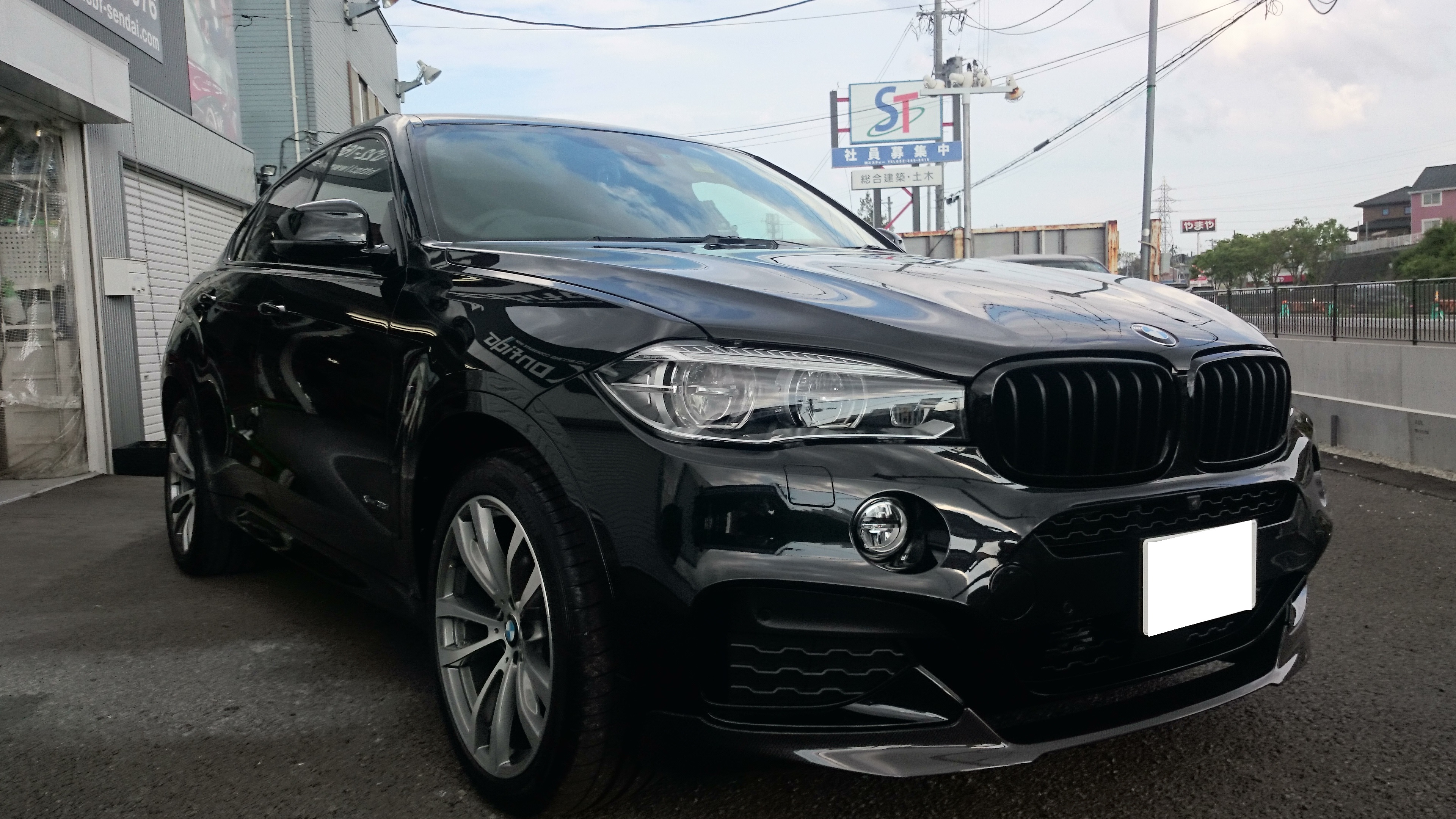 県内納車第一号車　BMW X6　リピーター様